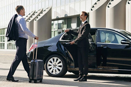 2-Way Airport Transfers for family of 4 (ARR/RET) - Singapore