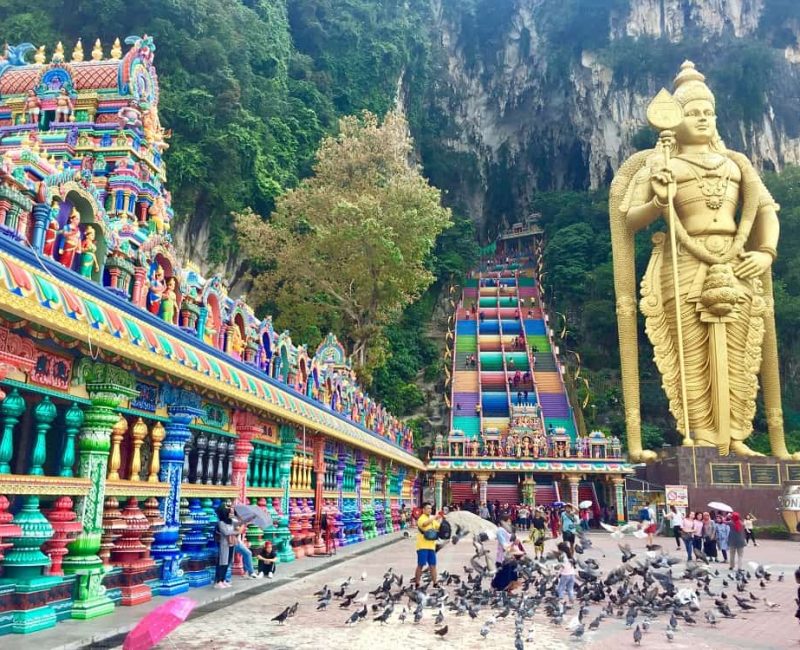 batu-caves-plaza-and-entrance