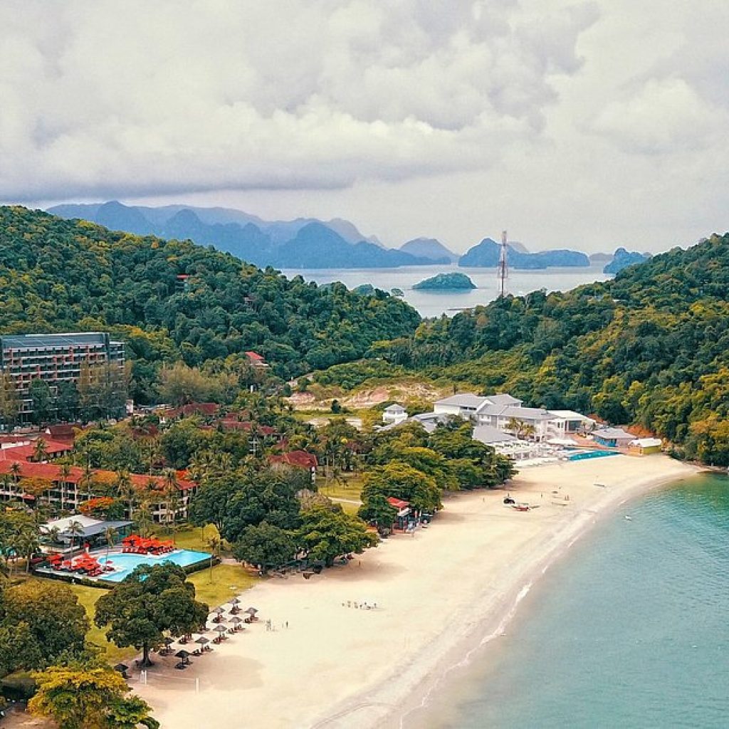 Pantai Tengah